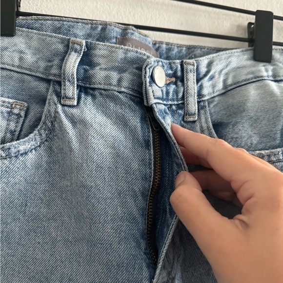 DL1961 Emilie Straight Ultra High Vintage Ankle Super Light Shredded Jeans 24 - Picture 2 of 11